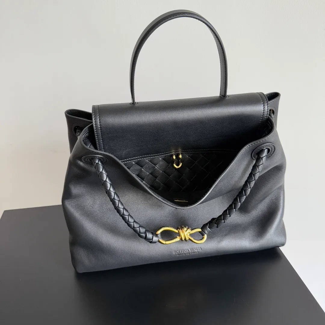 Batch 2360 black more details